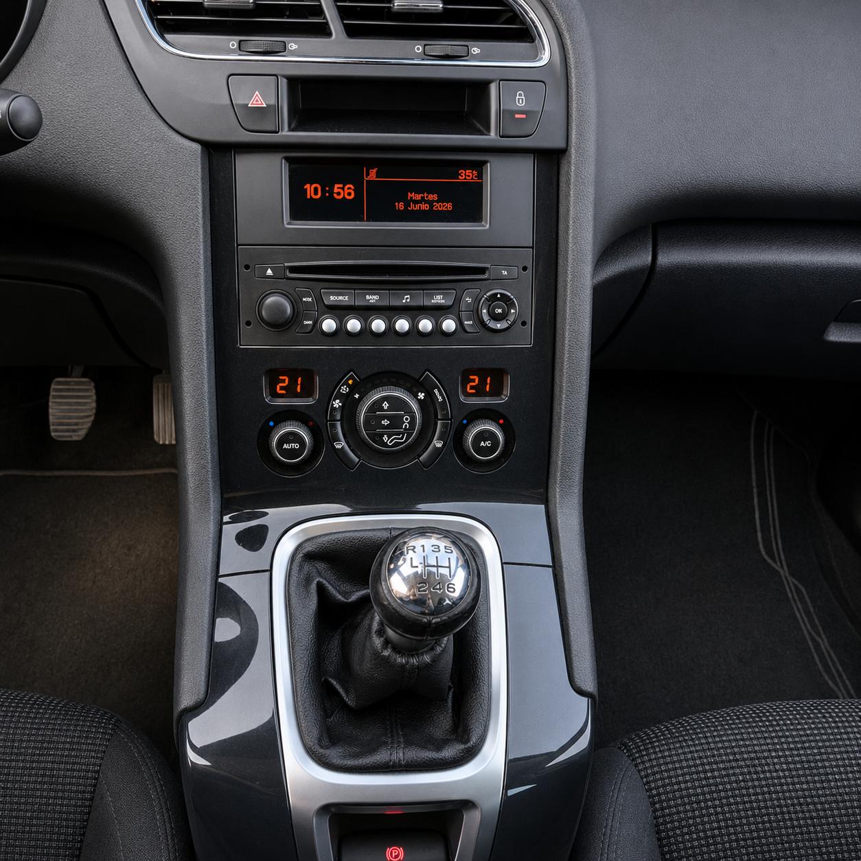 Peugeot 5008 1.6 BlueHDi Style 120 CV 7 Plazas - Imagen 9