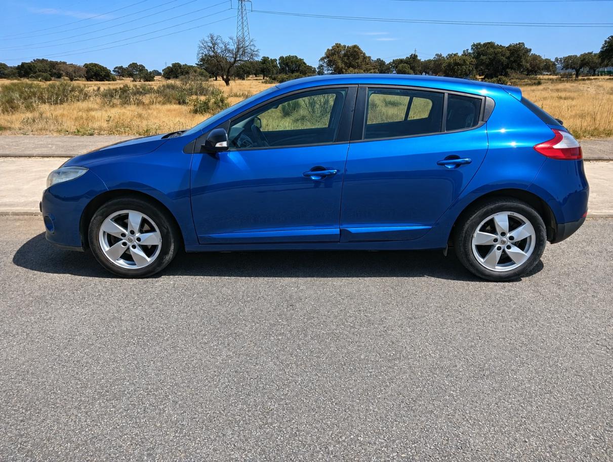 Renault Mégane 1.5 dCi - 2009 - Imagen 2